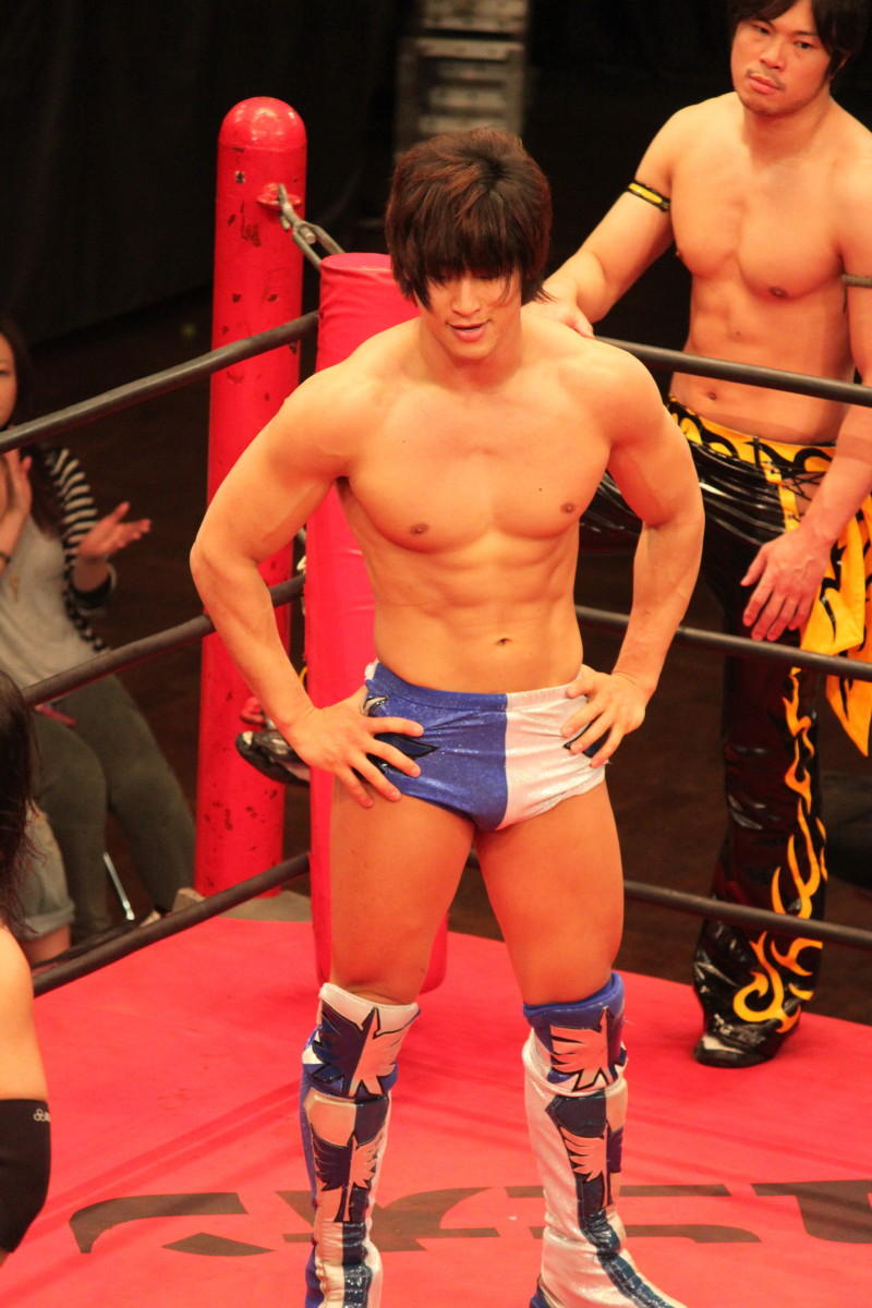 japanese-wrestler-130911-4.JPG