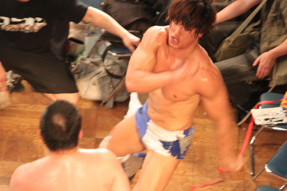 japanese-wrestler-130911-6.JPG