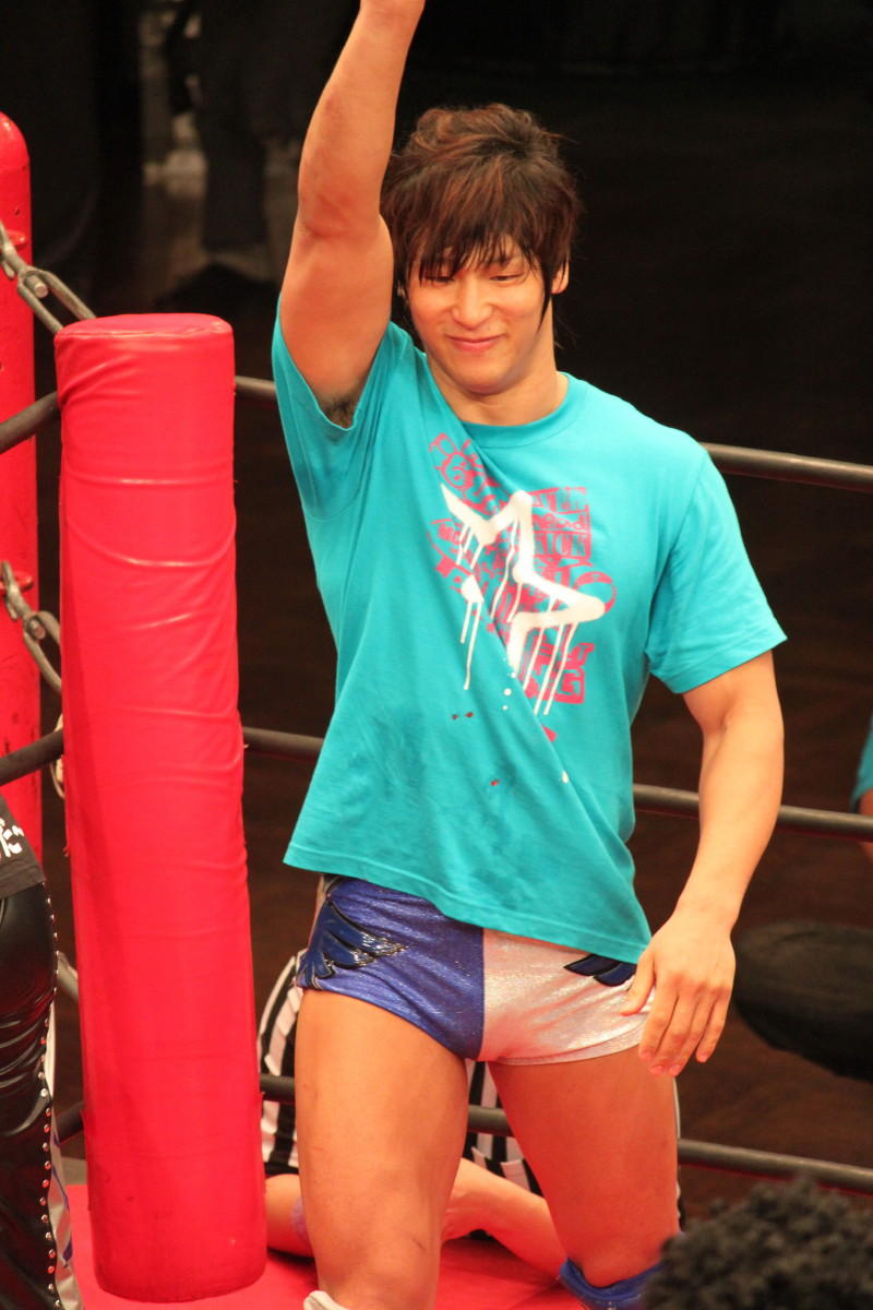 japanese-wrestler-130911-9.JPG