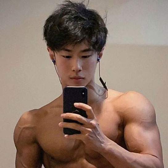 Handsome Korean Bodybuilder QueerClick